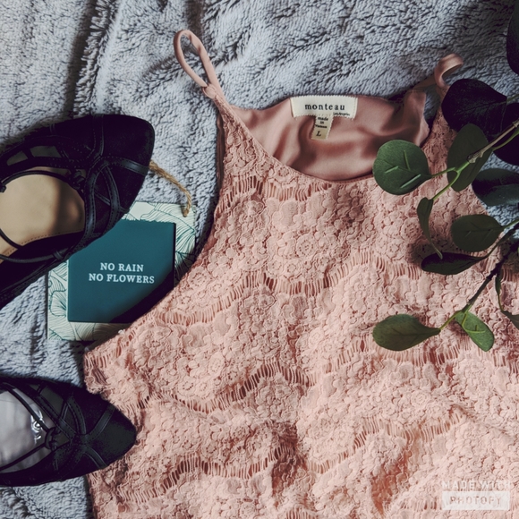 Blush lace halter tank top - Picture 1 of 3